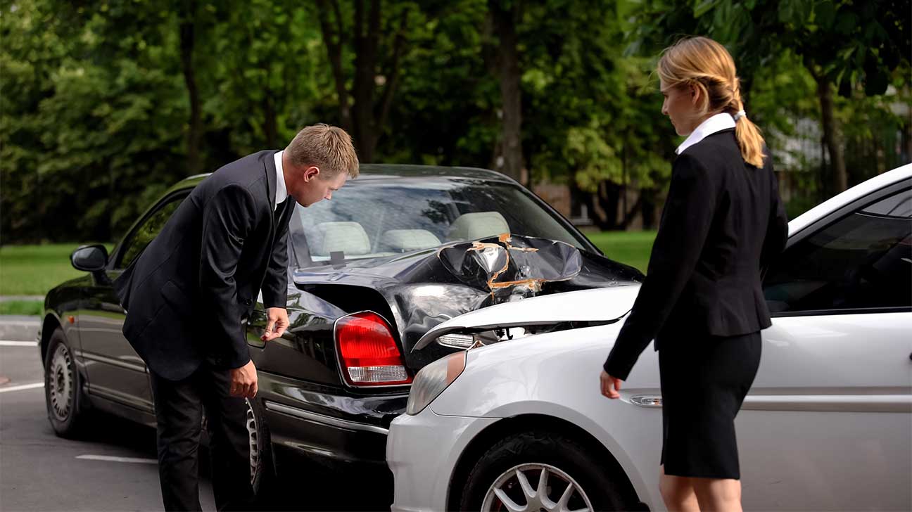 How Do Car Accident Lawyers Navigate Complex Cases?
